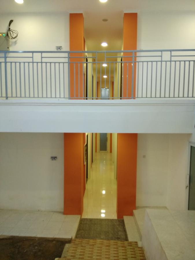 Djo Front One Inn Бенгкулу Екстериор снимка