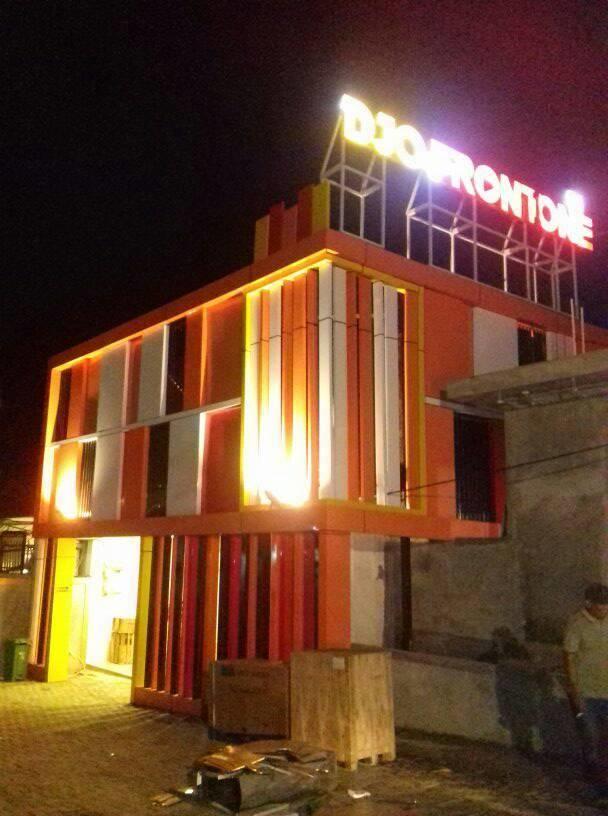 Djo Front One Inn Бенгкулу Екстериор снимка
