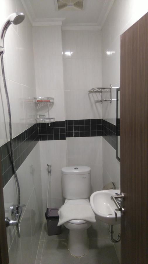 Djo Front One Inn Бенгкулу Екстериор снимка
